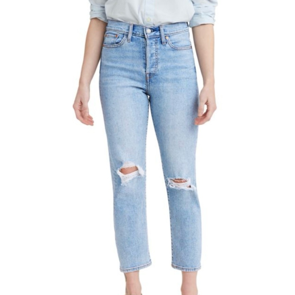 Levi's Wedgie Straight, Light Blue Wash, Distressed, Size 28